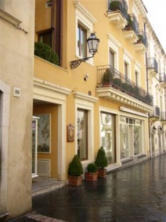 Isa Bella�@�C�U�x�b��