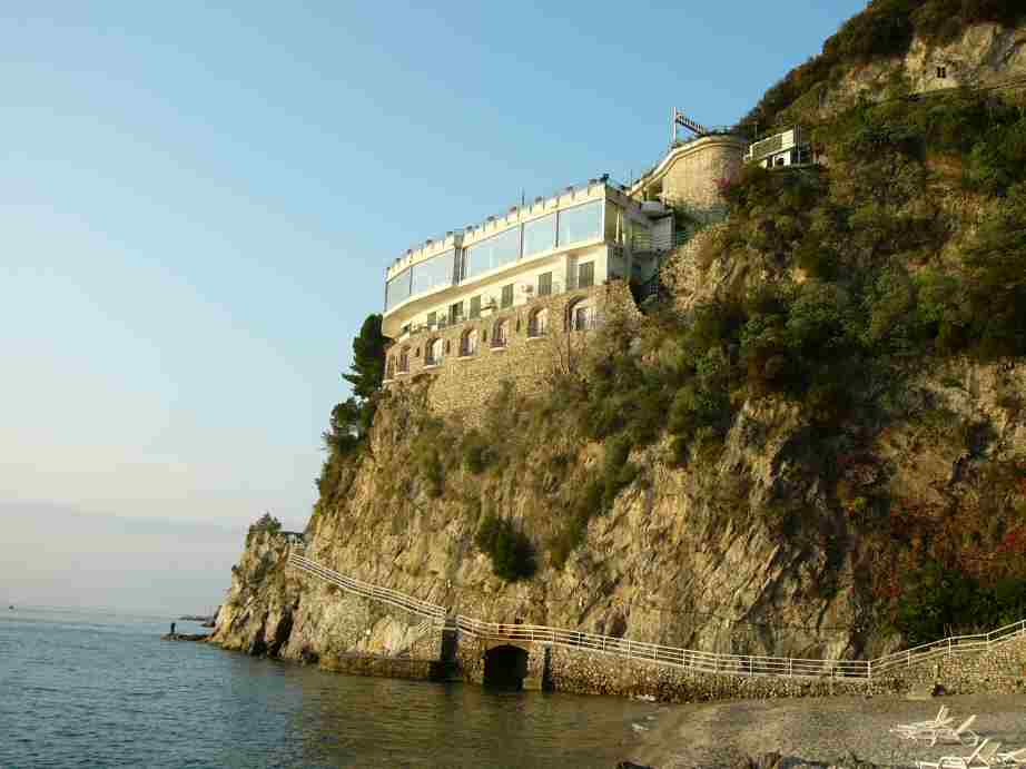 �C�^���A,�`�F�^�[���̃z�e��