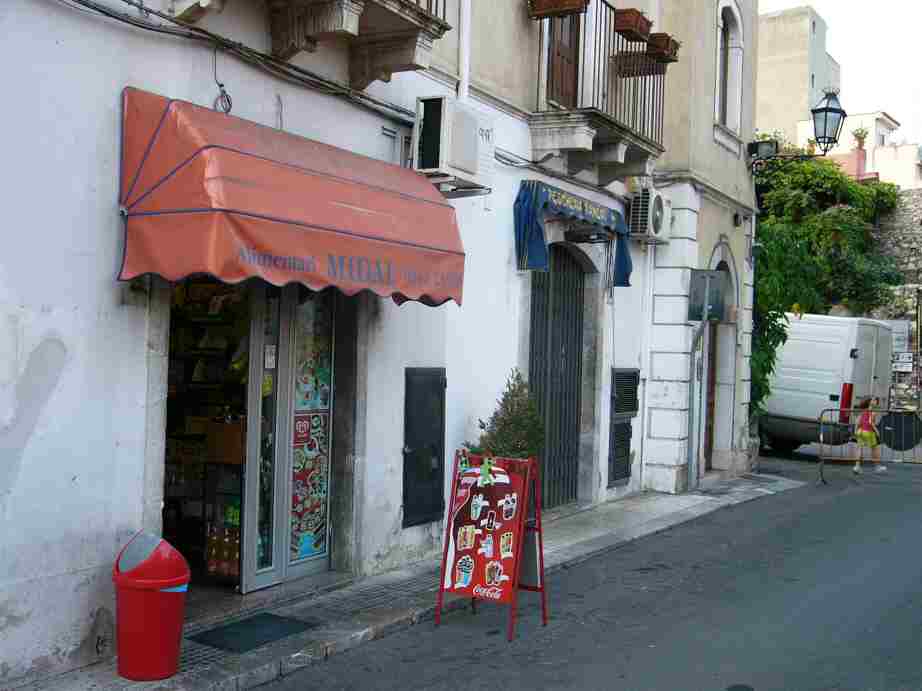 イタリア,タオルミーナでおすすめのパニーノを作ってくれる店